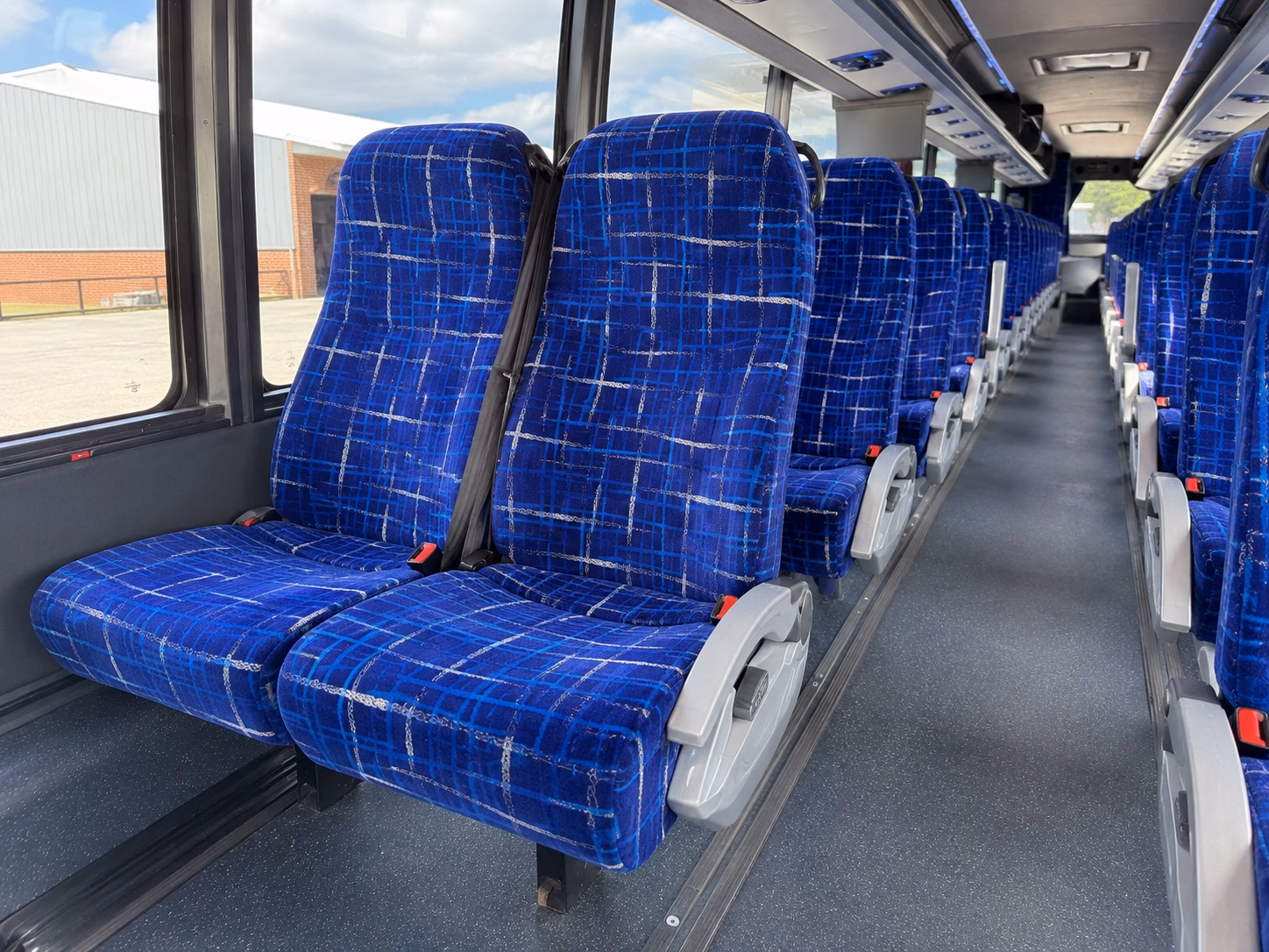 pueblo airport shuttle bus rentals for private groups